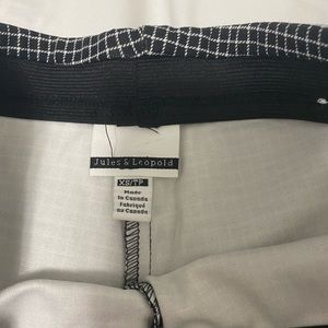 Wide legged work pants with checkered pattern
